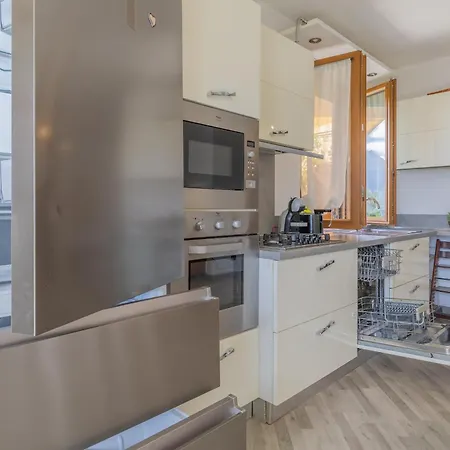 Mandarina House فارينا