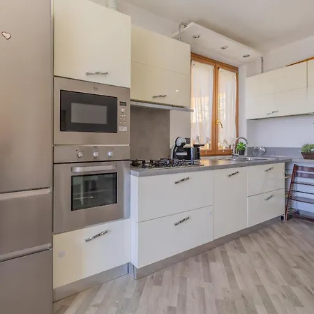 Mandarina House