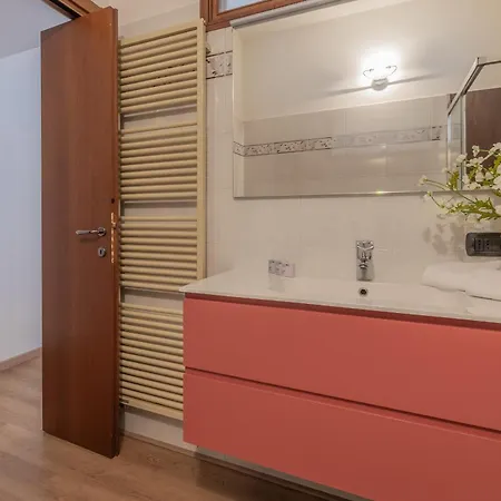 Mandarina House